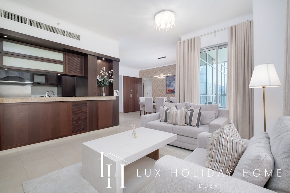 LUX The Burj Khalifa Fountain View Suite 3
