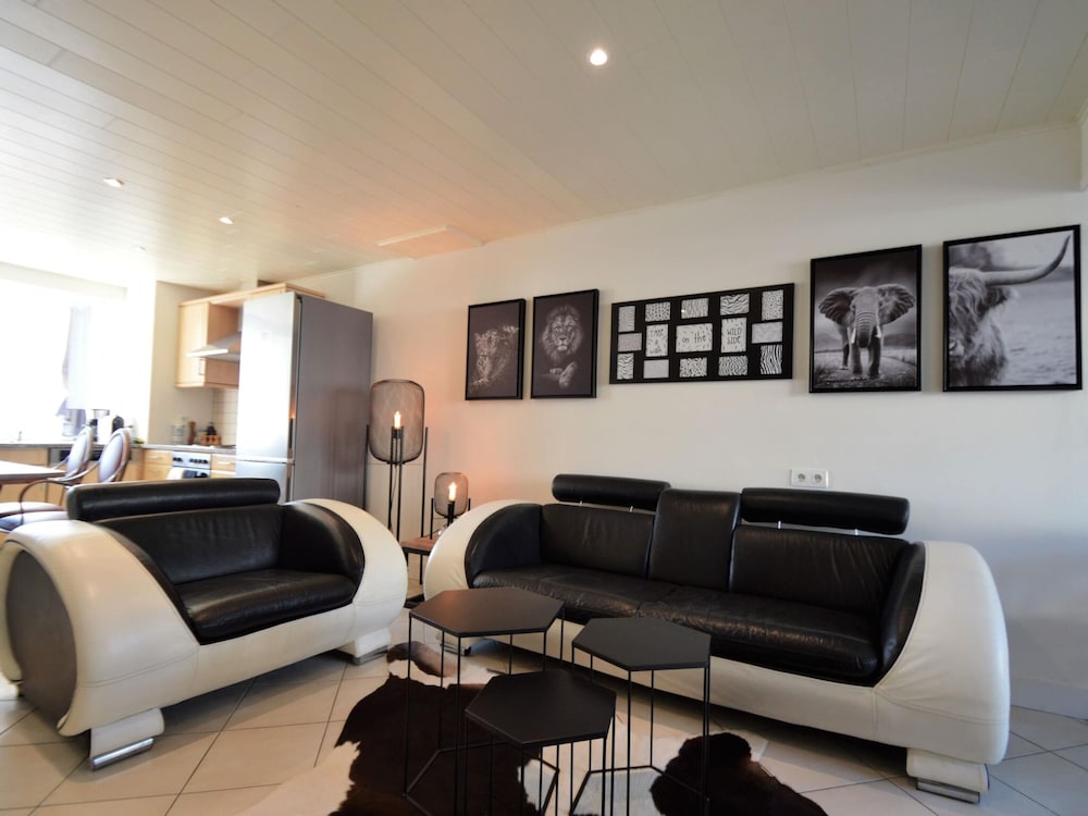 Rochehaut Hideaway With Tub
