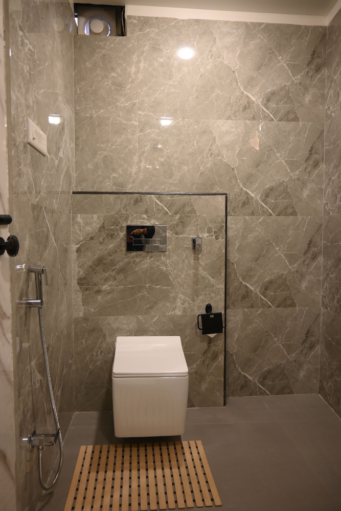 Hotel Kashi Crown