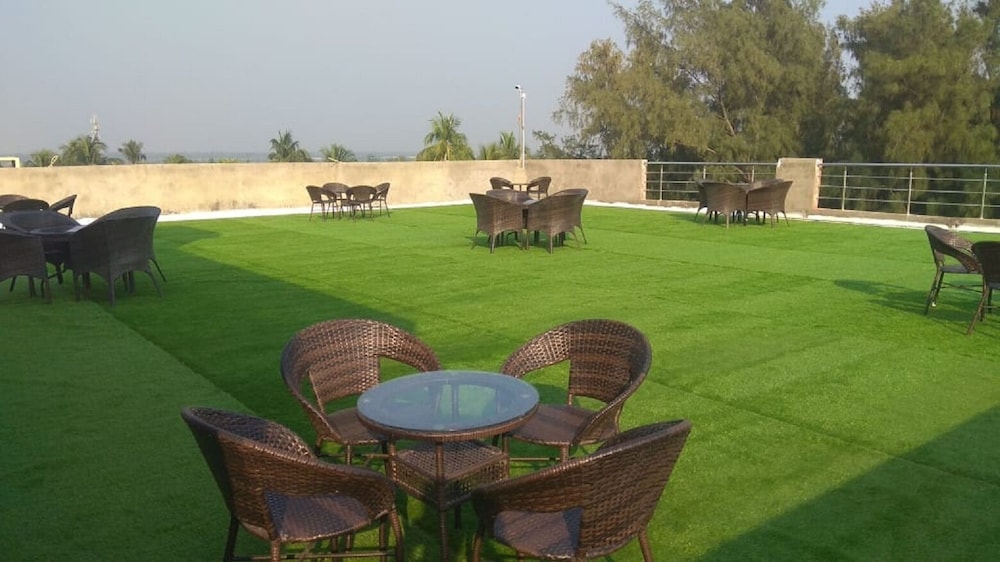 Hotel Sea N Sand - Berries Group view 5