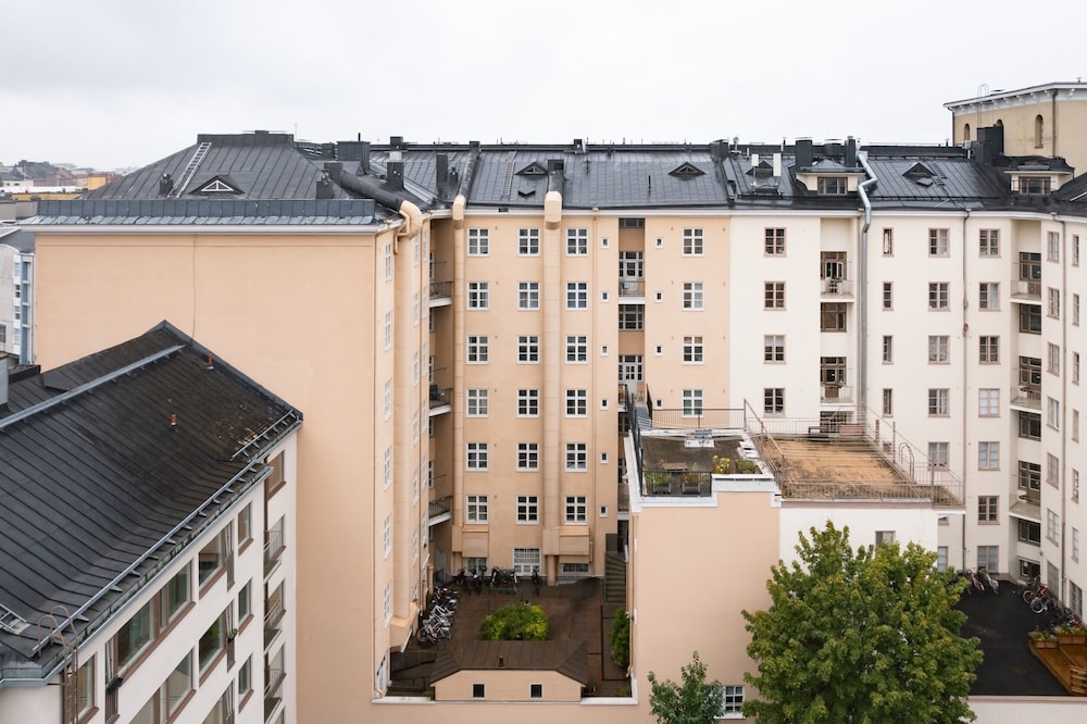Modern Top-Floor Apt. in Helsinki