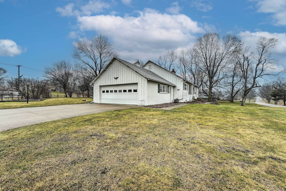 Cozy Hillsdale Home 1 Mi to Baw Beese Lake! - Property Image 19