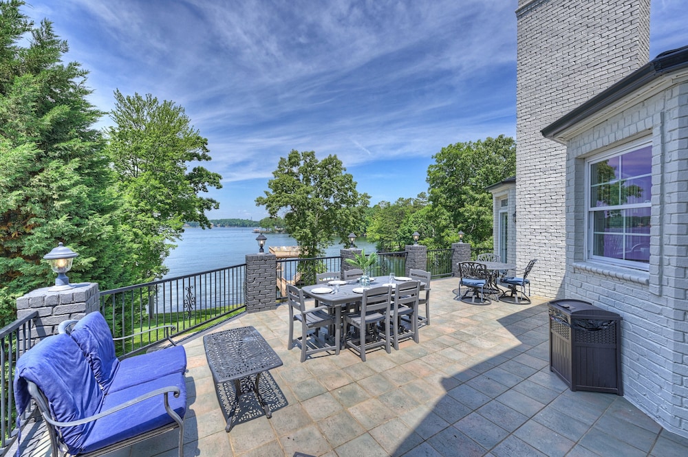 Make a Big Splash in 7BR Lake Norman Home!