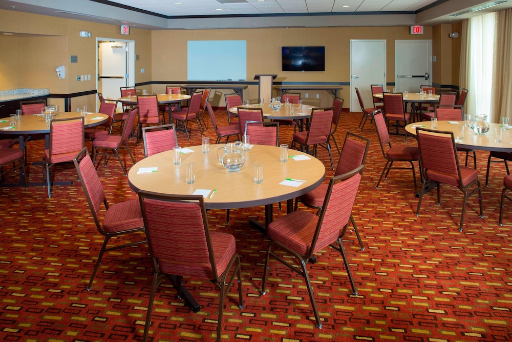 Courtyard by Marriott Dallas Midlothian-Midlothian Conf Ctr - Property Image 1