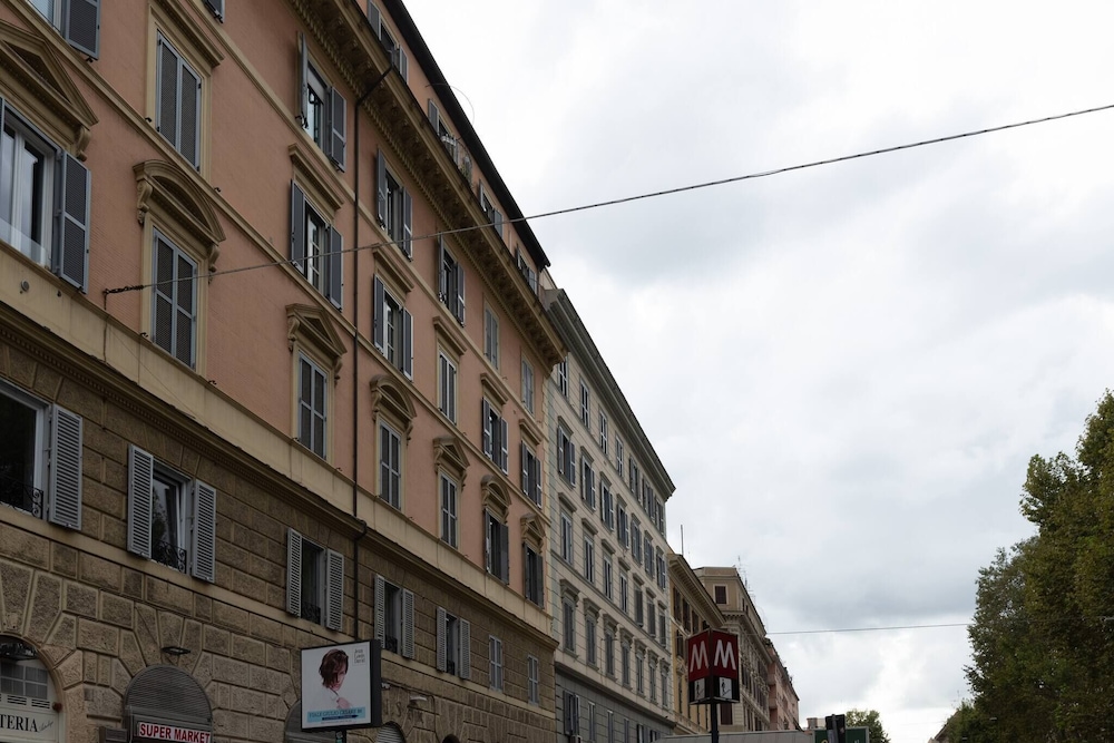Vatican Suite 2 Levels Completely Renovated