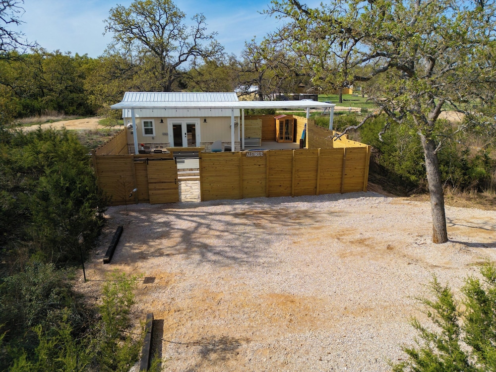 Secluded Luxury Couples cabin Sauna Pool