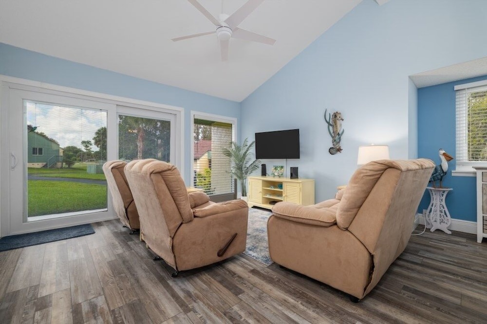 Beautifully Decorated Townhome In Sugar Mill Nsb 2 Bedroom Townhouse