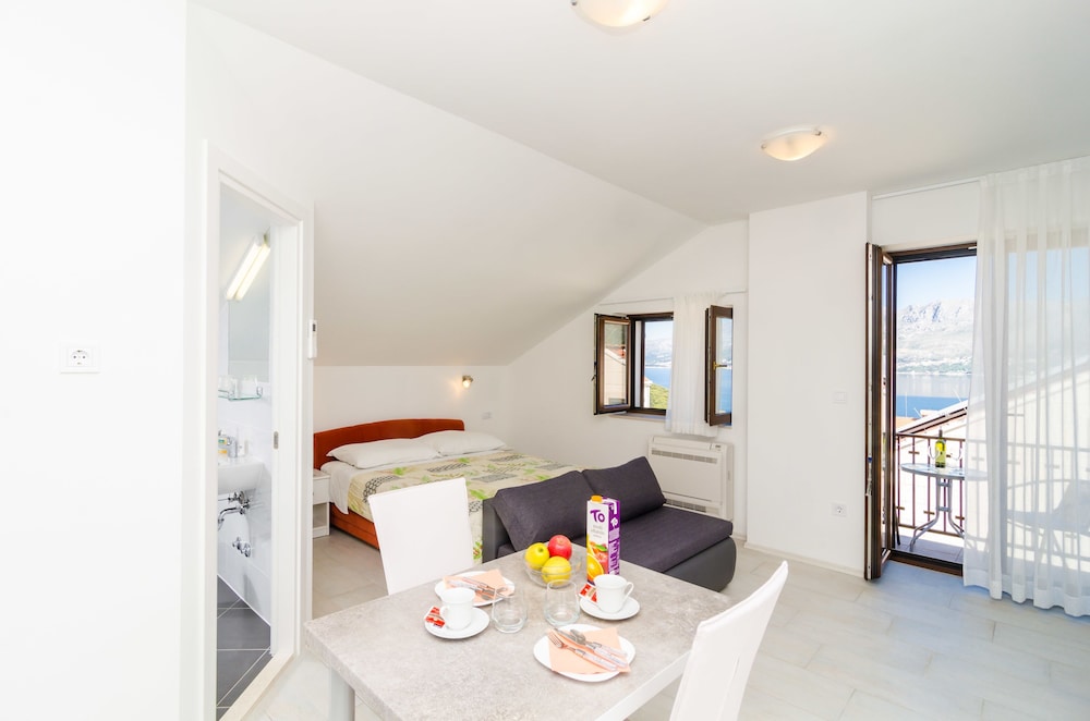 Cina Apartments