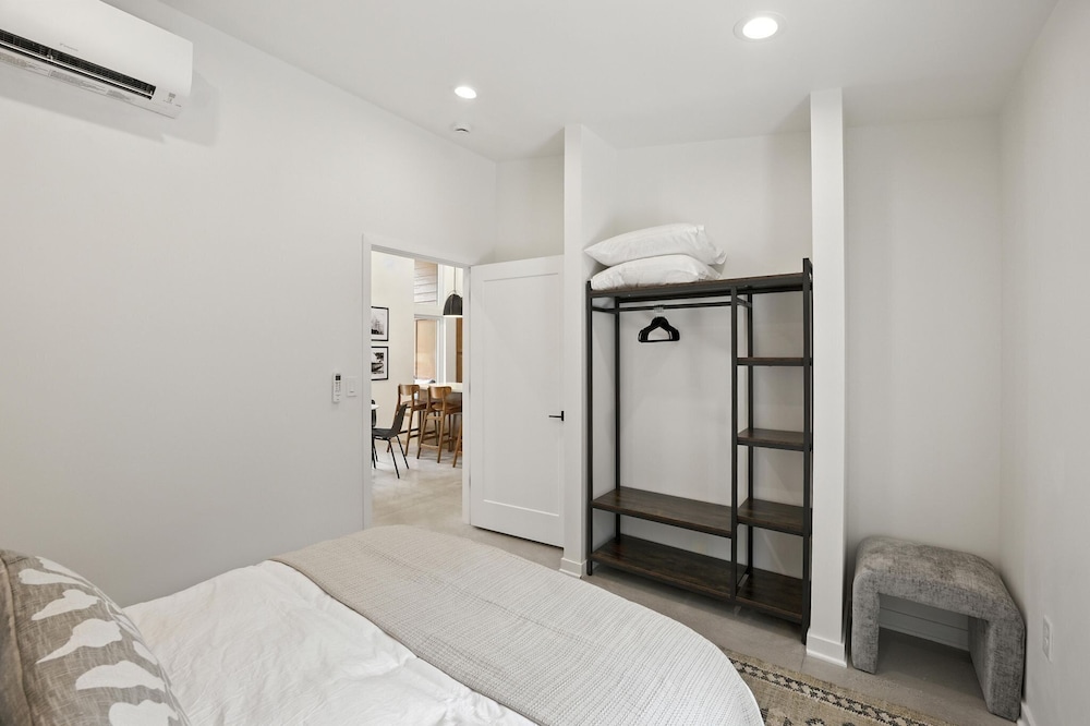500 House - Unit D 2 Bedroom Townhouse