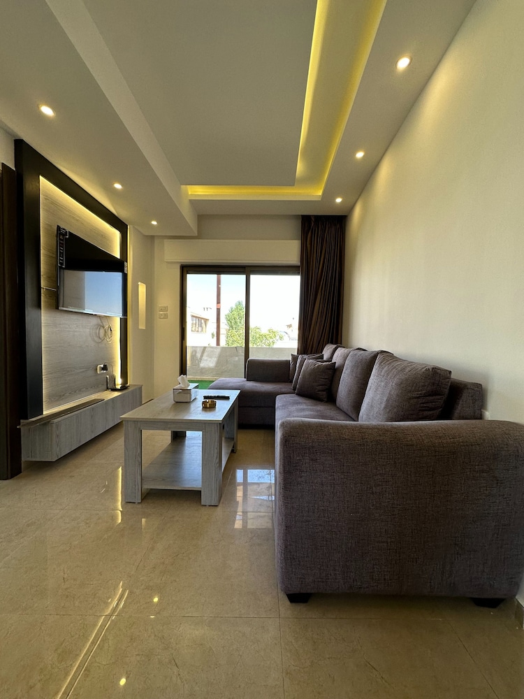 Luxurious Amman Apartment With Private Pool and Modern Amenities