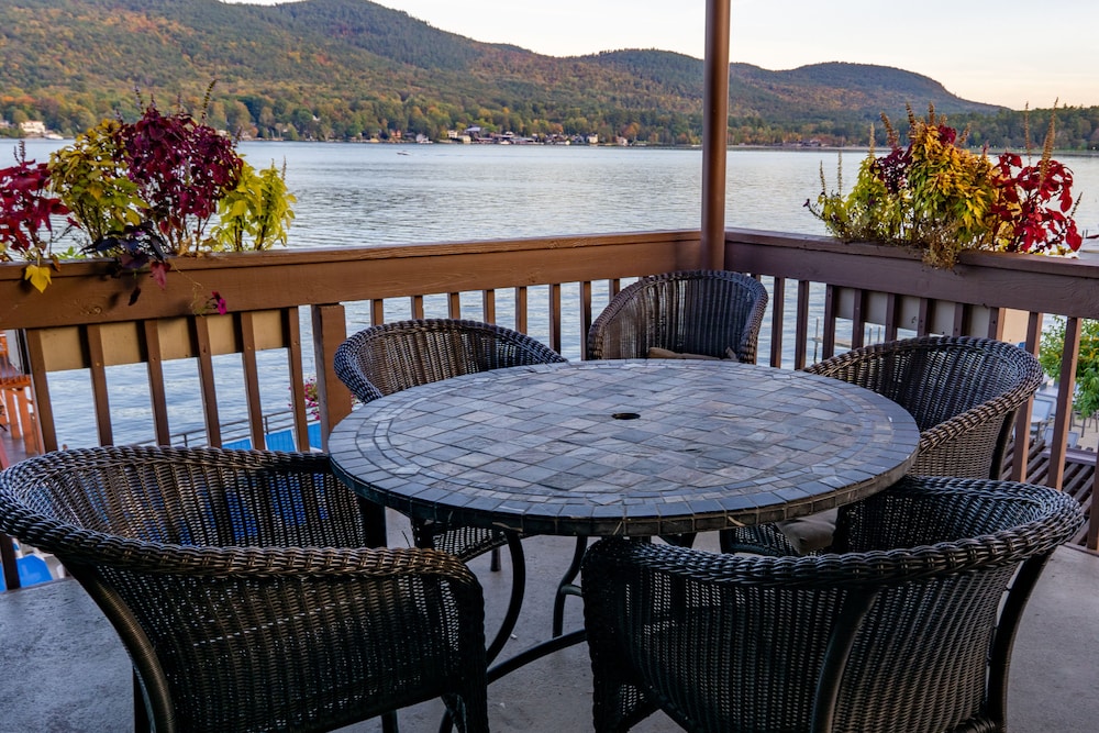 The Lake Motel