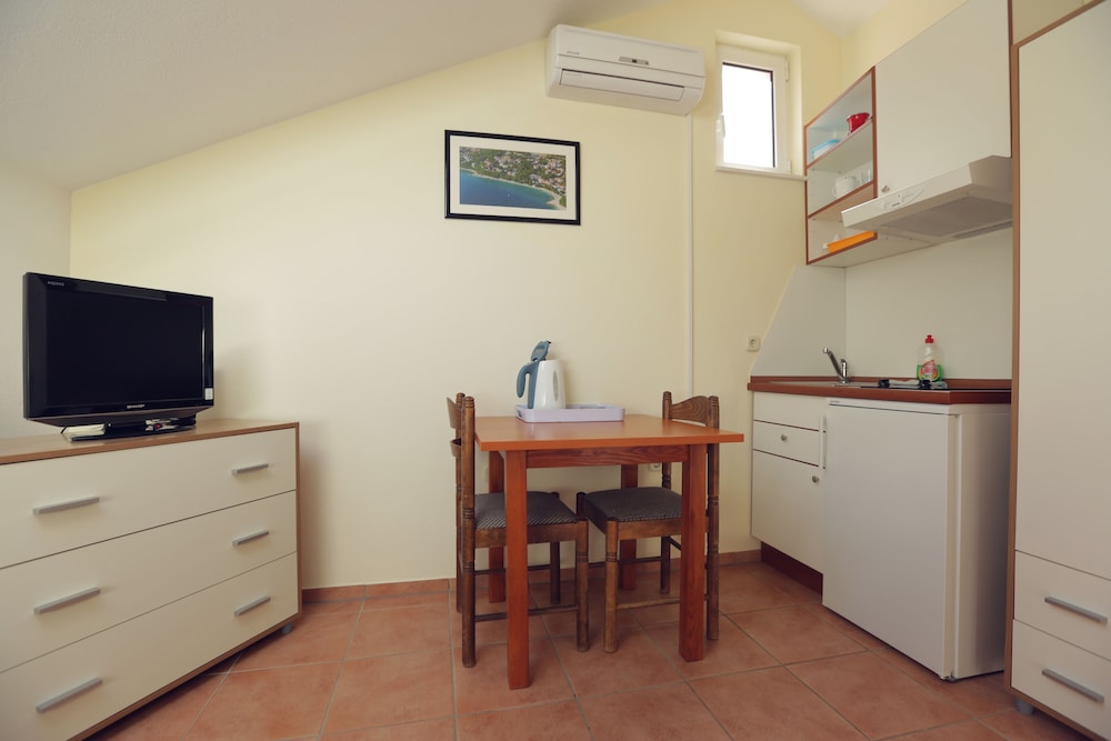 Apartments Vila Adrijana and Fitness Studio Wolf