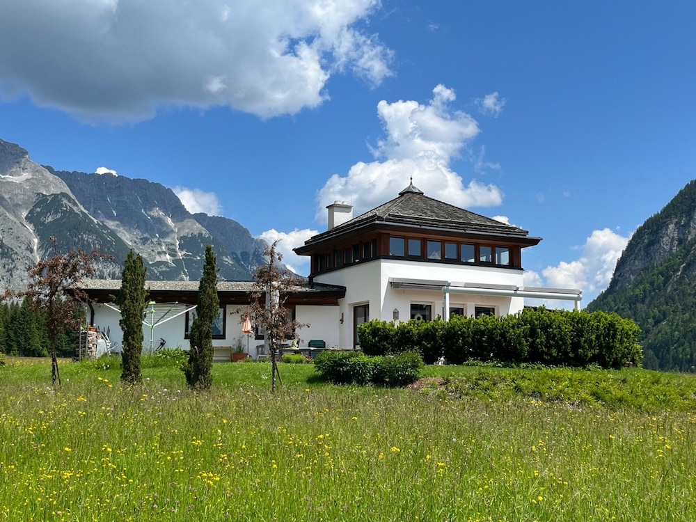 Chalet Leutasch With Ski Trail & Mountain Views