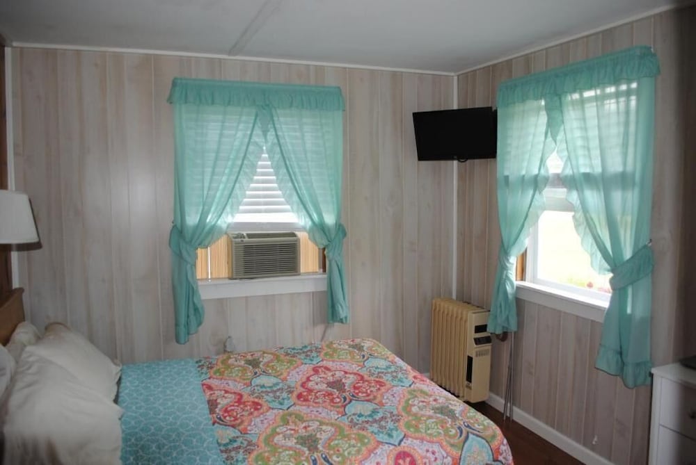 Rock Ledge Motel