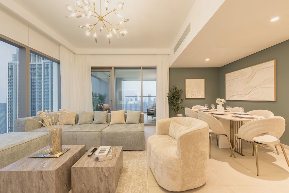 Premium Spacious 3BR Downtown Views