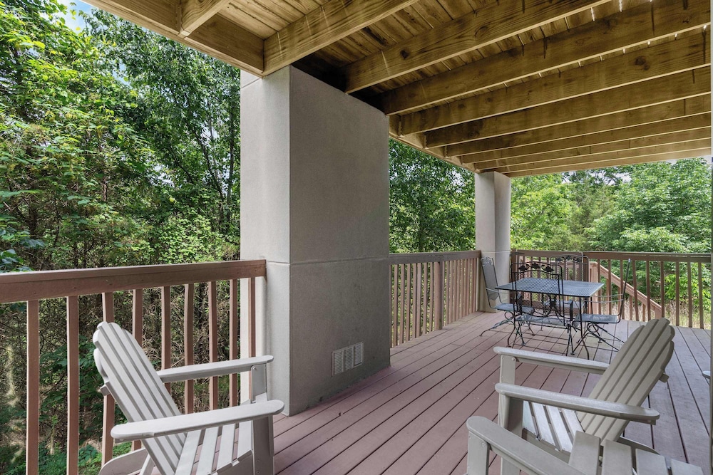 Cozy Timbers Charming Condo for 6 With Resort-style Amenities