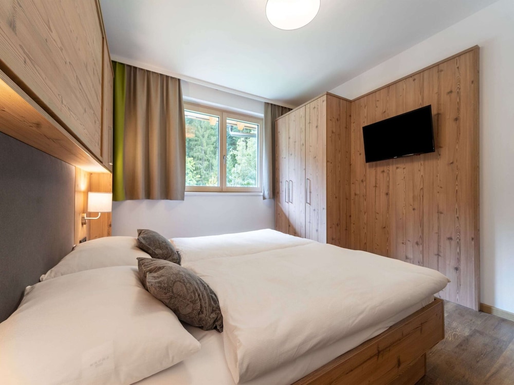 Chalet in Saalbach Near Ski Slopes view 3