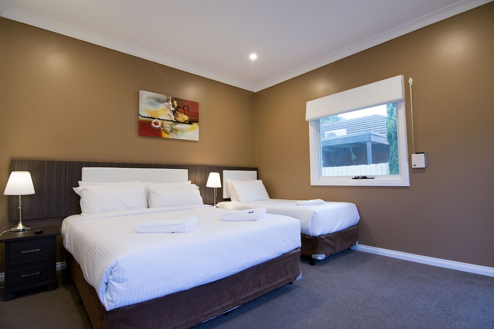 Buckingham Apartment view 5