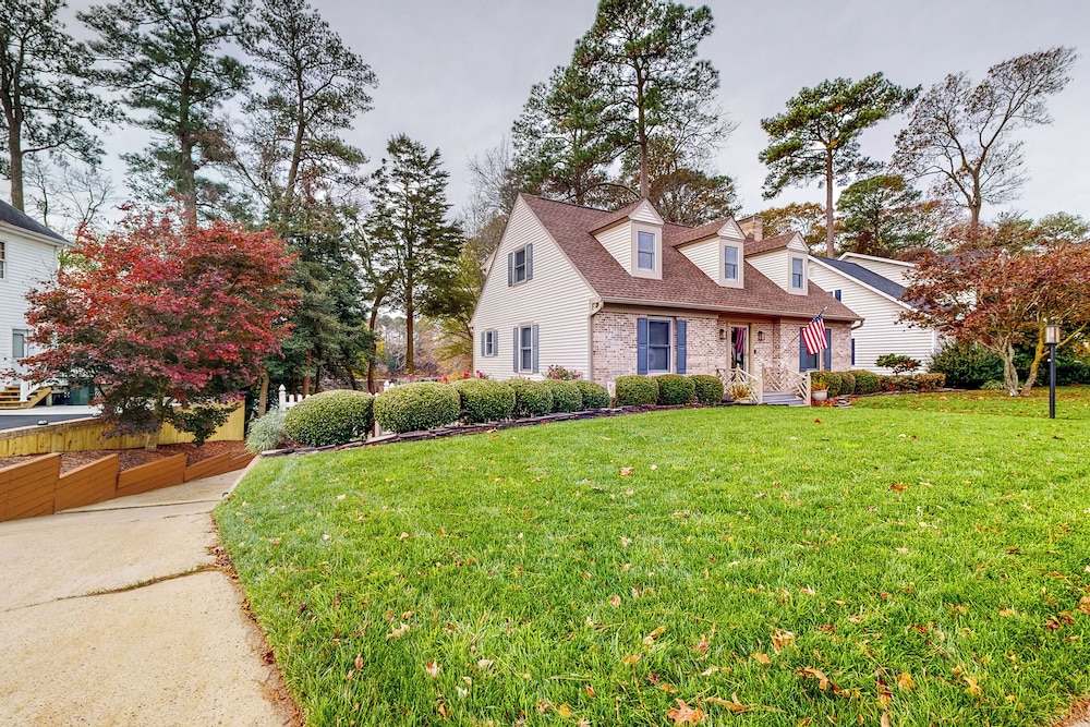 Waterfront Allergy-free 4br, Dock & Home Theater