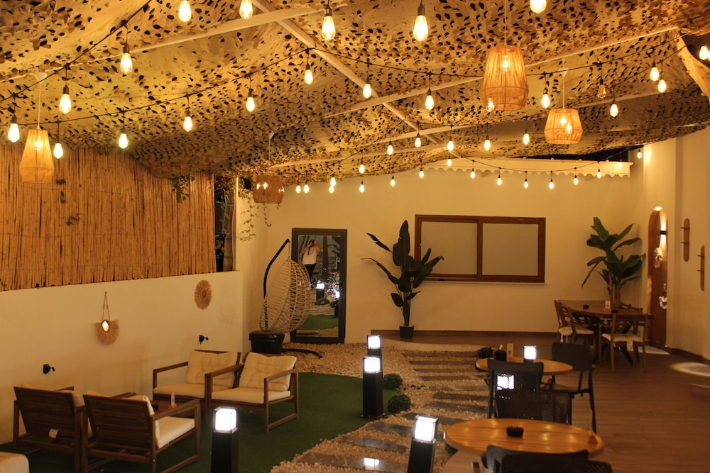 Bonnie City Hotel - Image 82