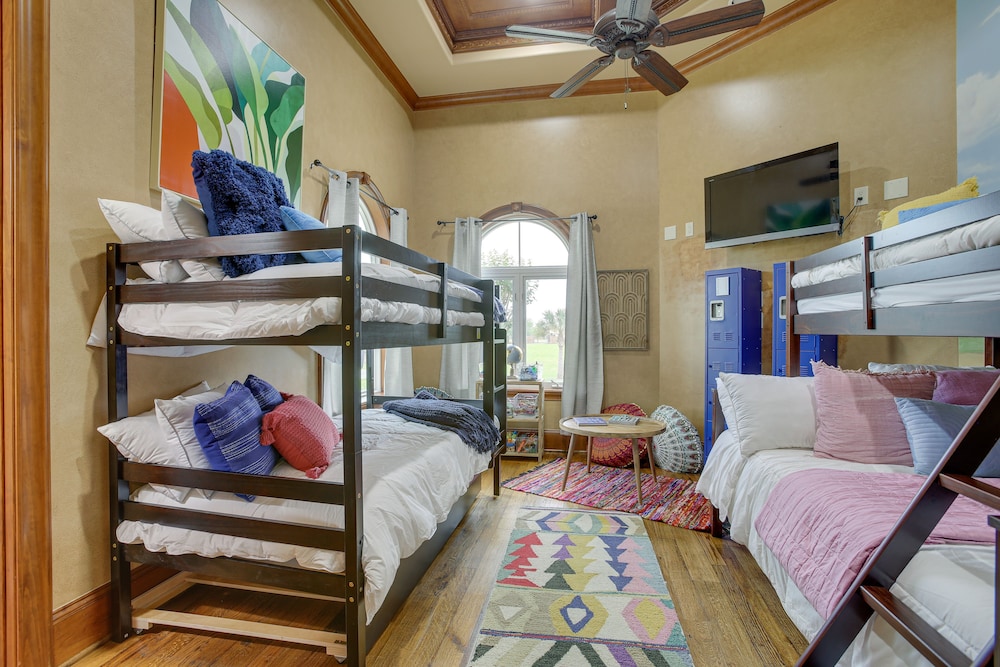 Private Dock + Pier: Luxe Villa on Galveston Bay! view 5