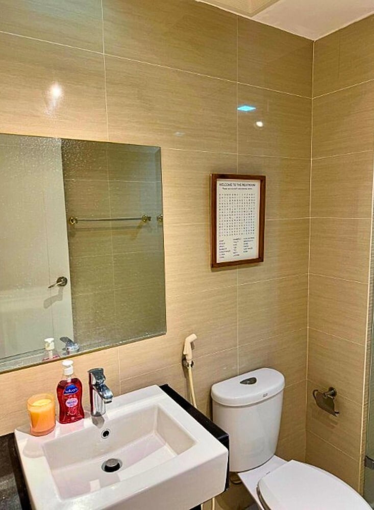 Live Luxury Living at BGC Venice