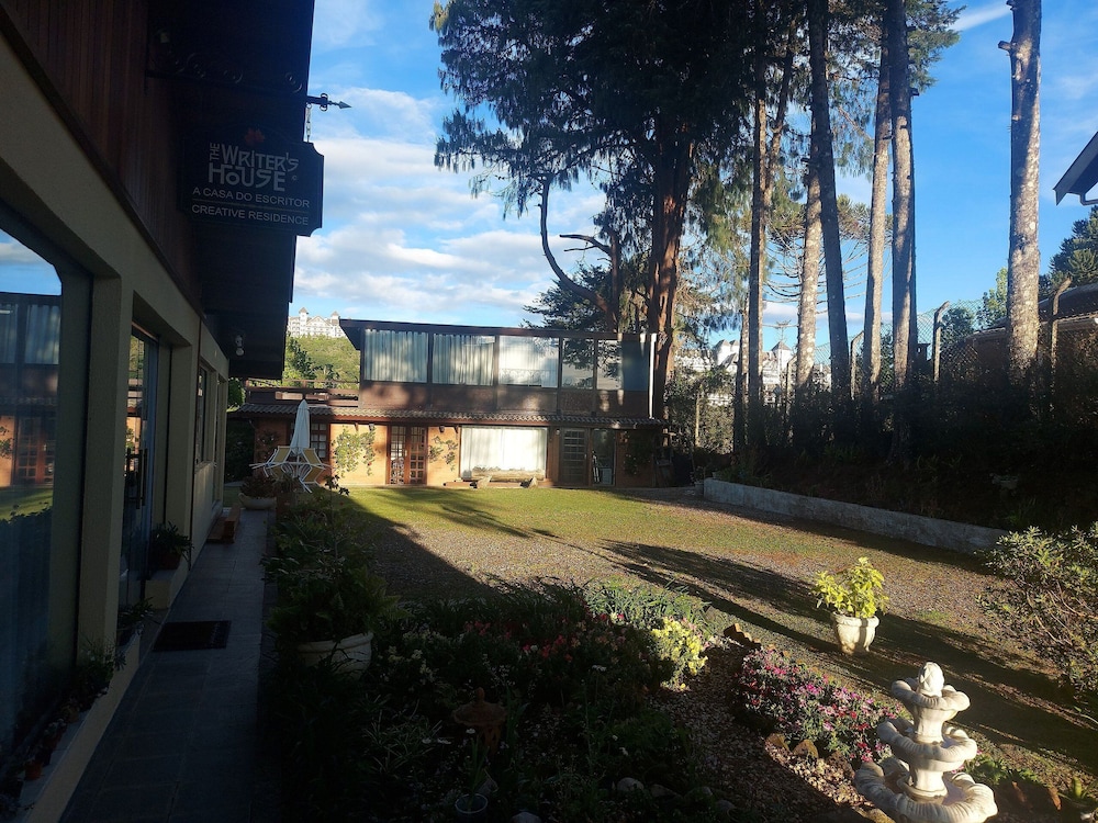 The Writers House - Suite Residences