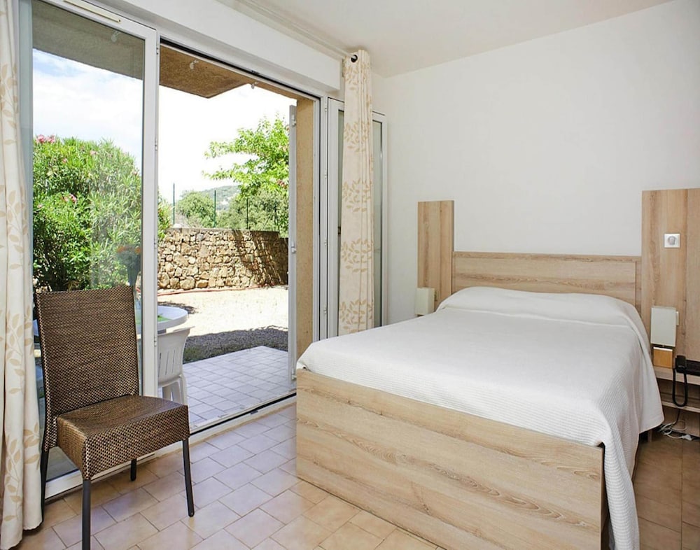 Apartment in Ile Rousse Near Bodri Beach photo 2