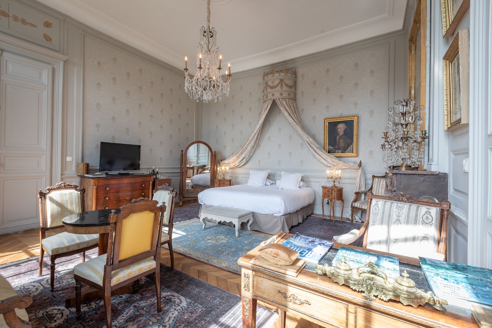 Bourges Vacations - Hotel de Panette - Chambres historiques - Property Image 28