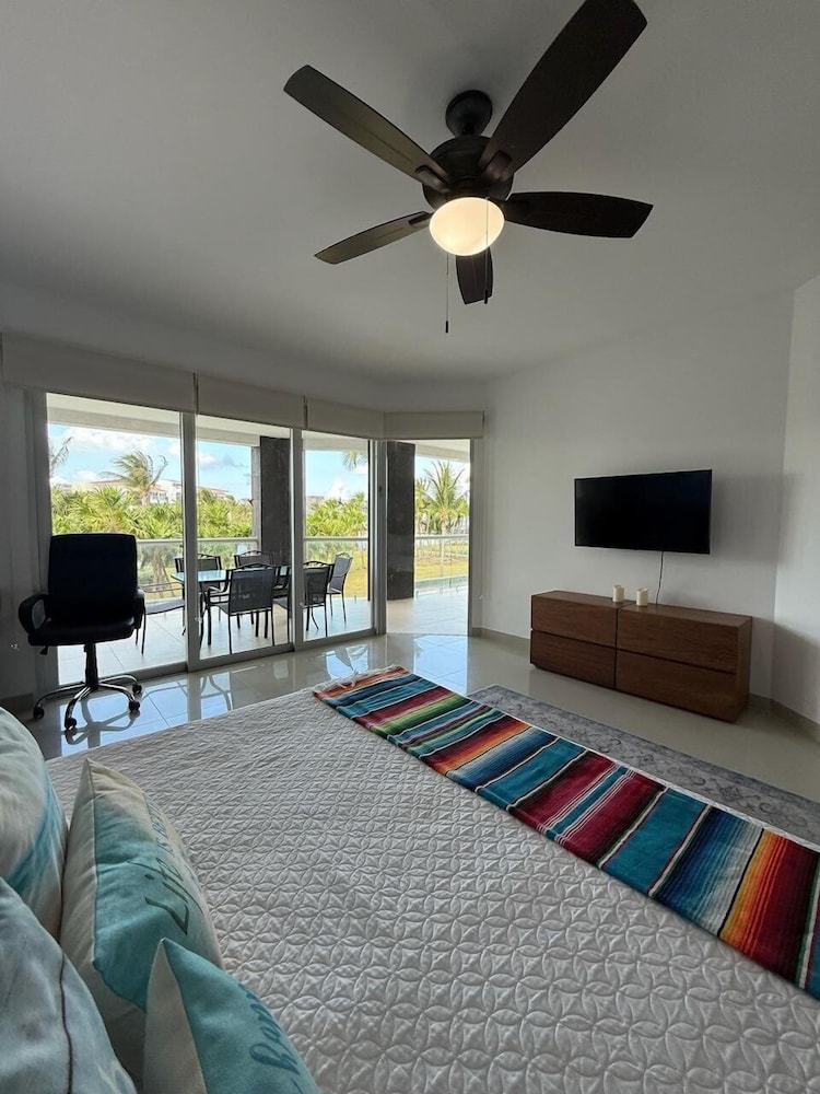New Casa Paradise Ocean View 2 Bedroom Apts