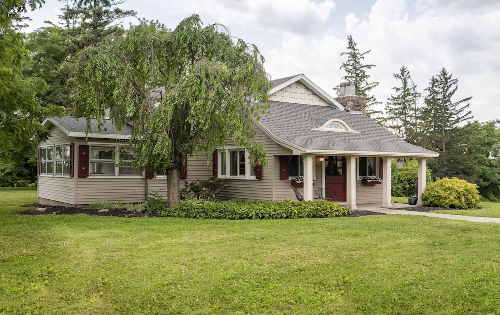 White Springs Manor a Belhurst Property