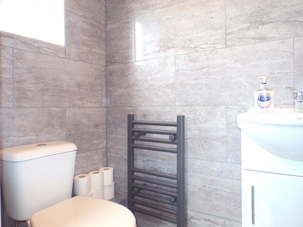 The Pond House - Ensuite Rooms