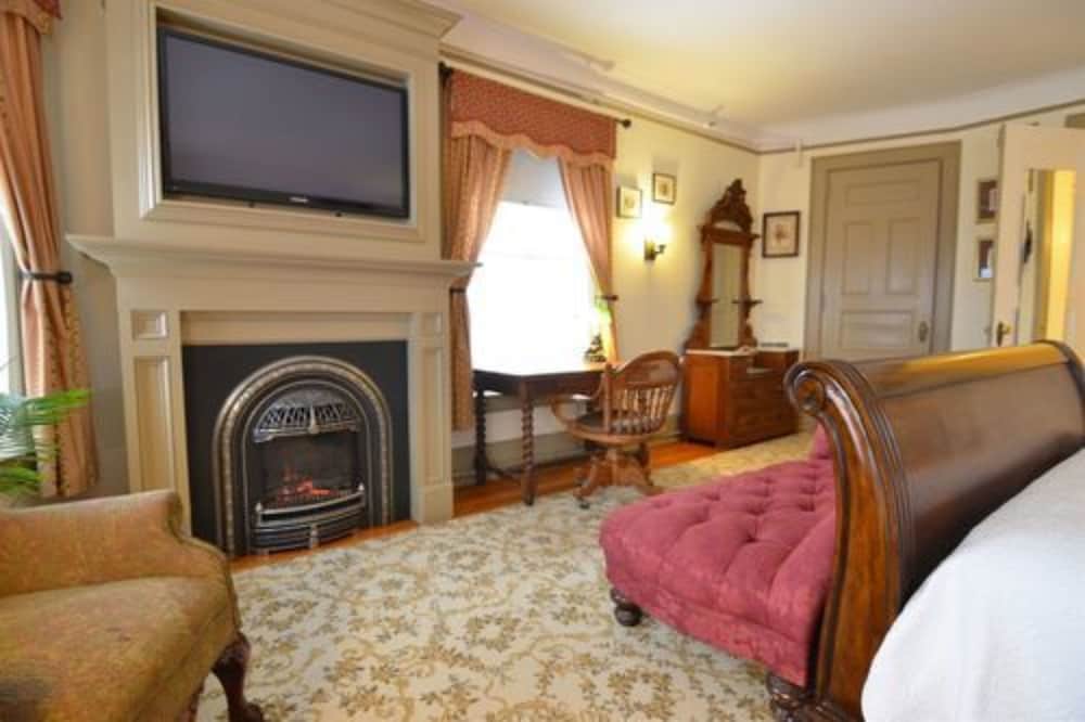 Union Gables Bed & Breakfast view 5
