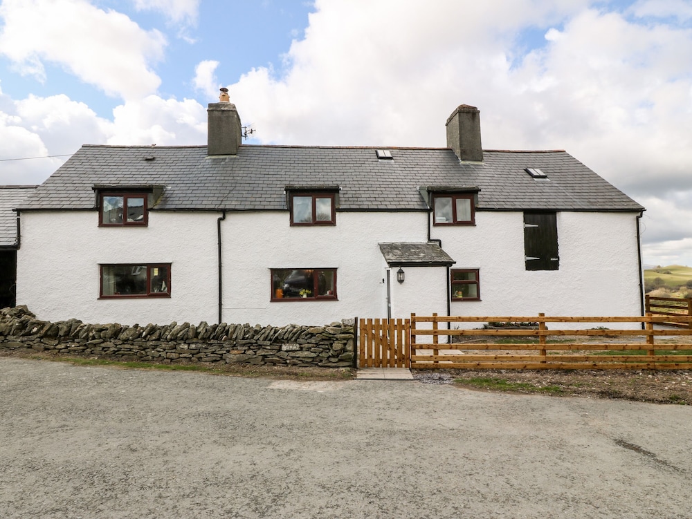 Orsedd Wen Farmhouse