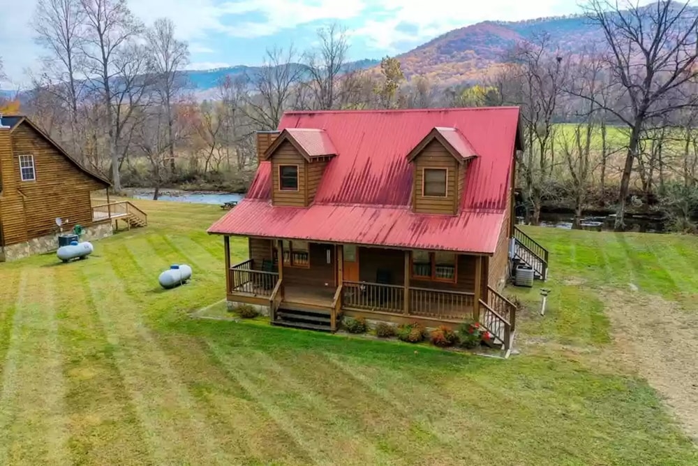 Mountain Creek #3584 by Aunt Bug's Cabin Rentals