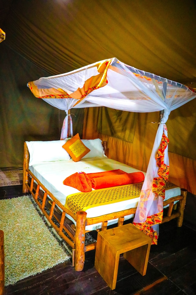 Selous Butembo Tented Lodge Lotus