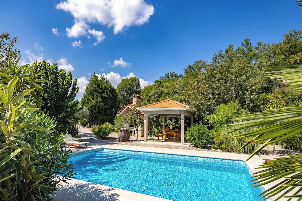 Holiday Home Ljubica With Pool