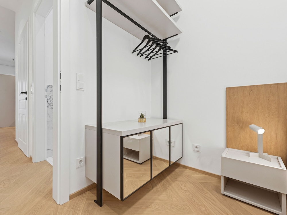 Living No. 5 by GT7 Hospitality