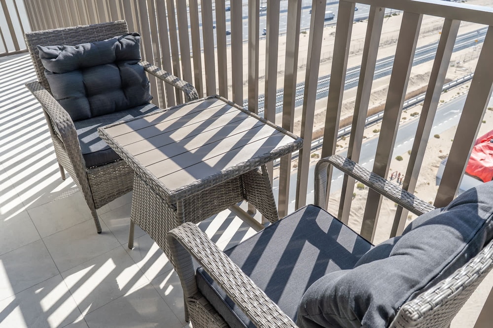 Modern and Peaceful 2 Bedroom in Amber by Azizi