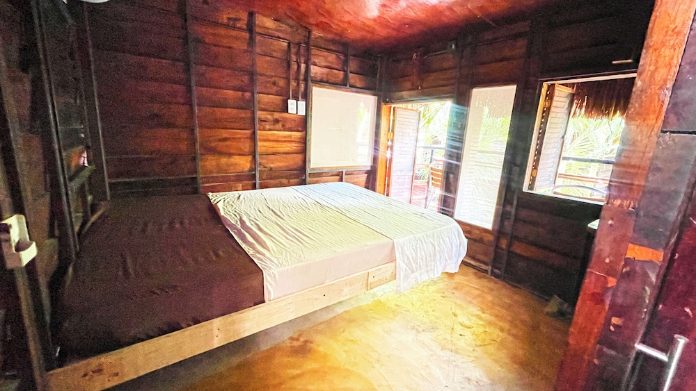 Mr Zamna Tulum
