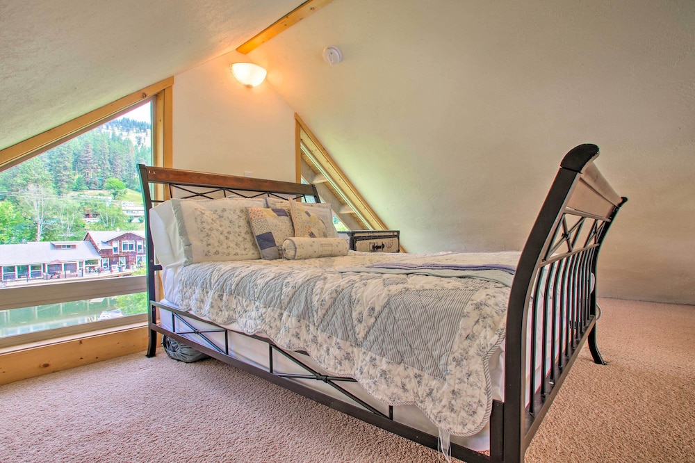 Waterfront Cabin w/ 2 Boat Docks & Mtn Views! view 2