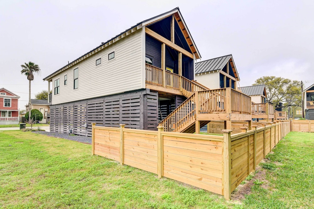 Summer House on Romar Beach