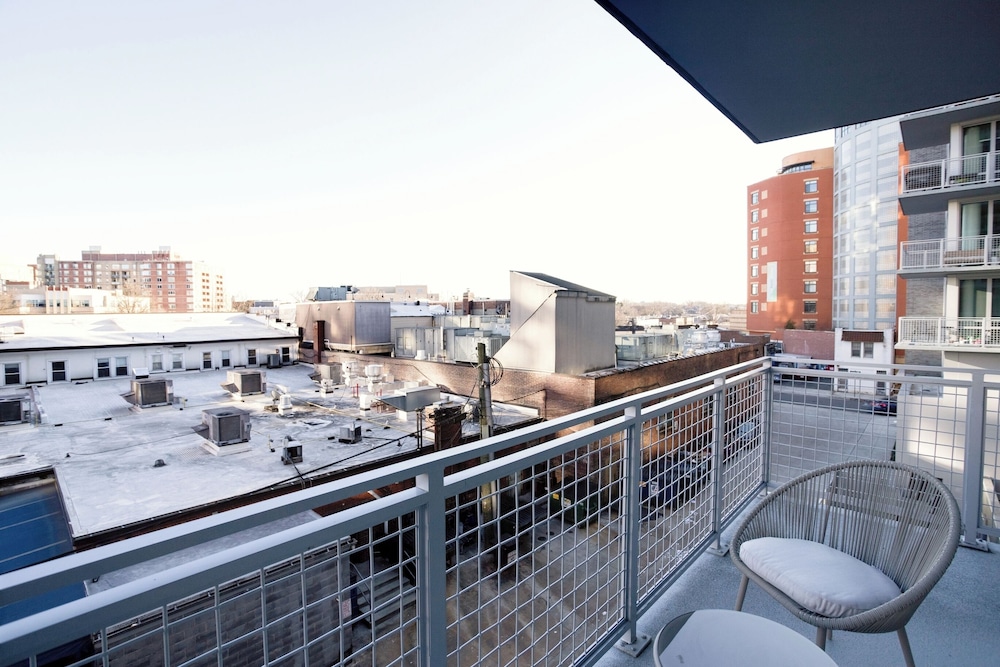 Stylish Apartment Steps from the Metro