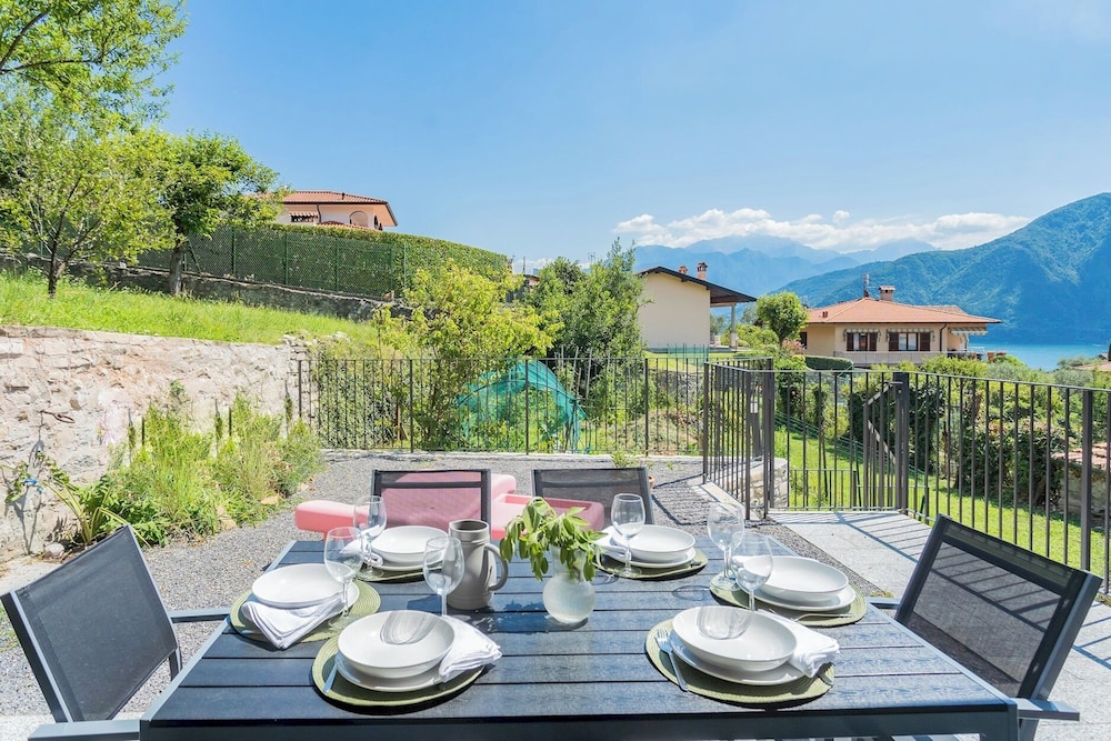 Villetta Abbazia Acqua Dolce - With Stunning Terrace by Rent all Como