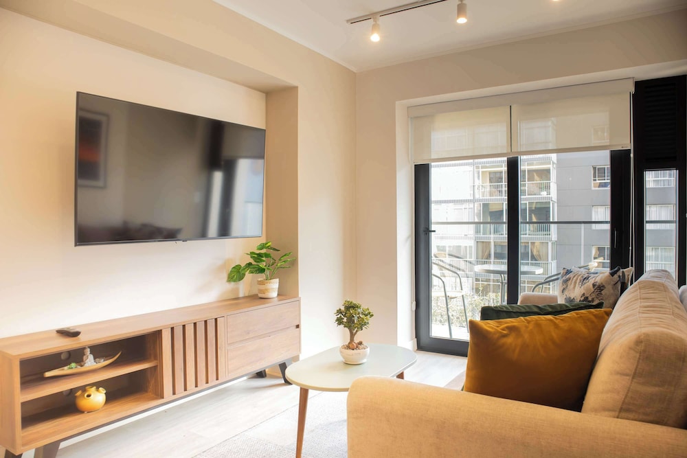 w Cozy 2BR w Balcony in Miraflores