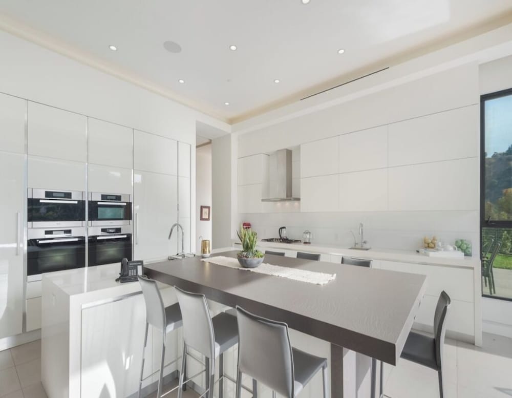 Zorada - Private Hollywood Hills Luxury With Endless Amenities and City Views