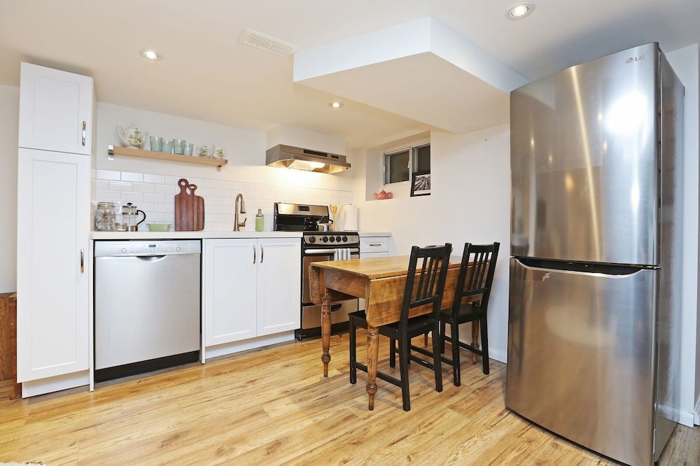 Applewood Suites - Danforth Basement