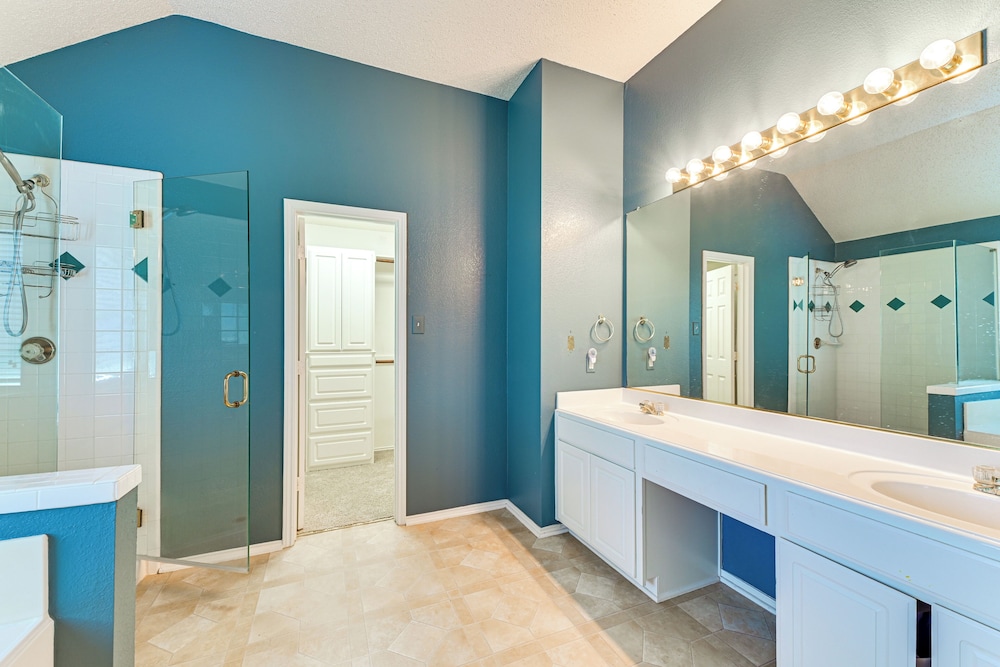 DFW Sports Hub: Home w/ Pool & Hot Tub in Frisco!