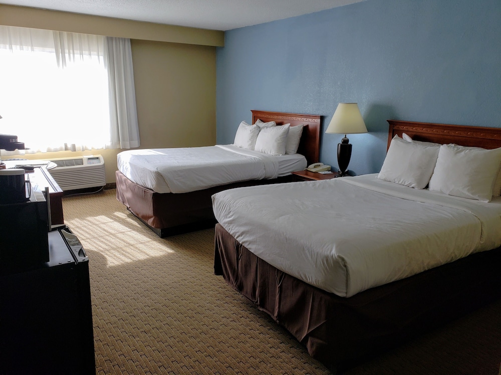 Lexington Vacations - Clarion Hotel Conference Center - North - Property Image 21