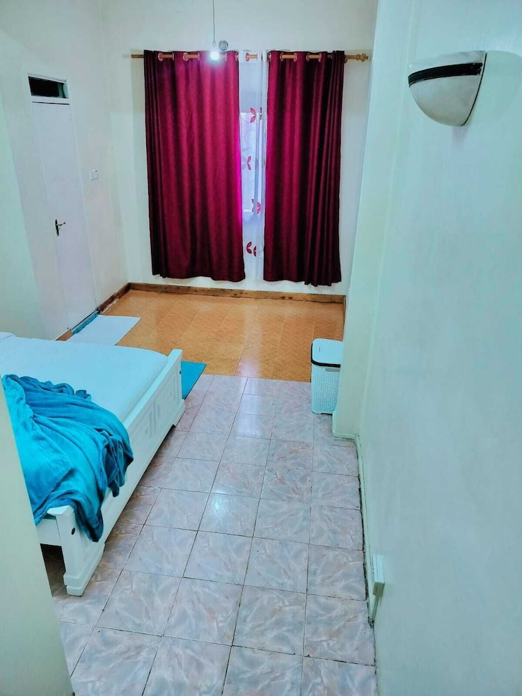 Lux Suites Anahita Apartments Parklands